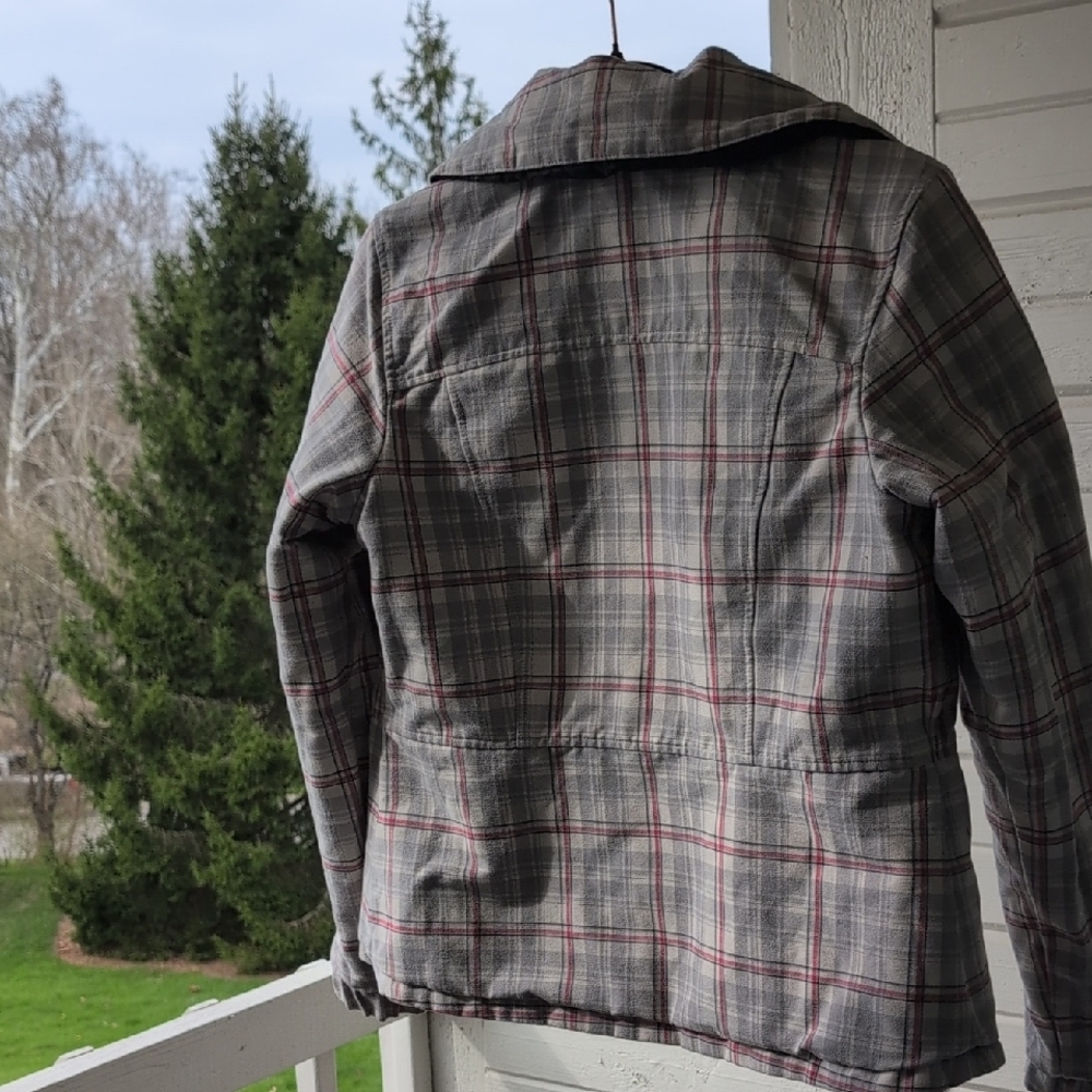 The North Face Black Quilted Women's Puffer Jacket - Picture 7 of 7